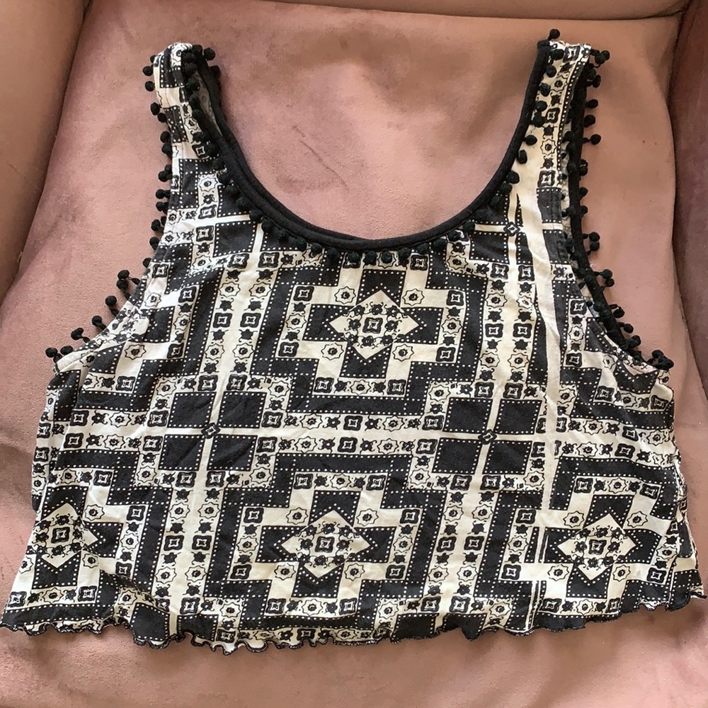 🤩2 for $20 Topshop crop top with pompom details